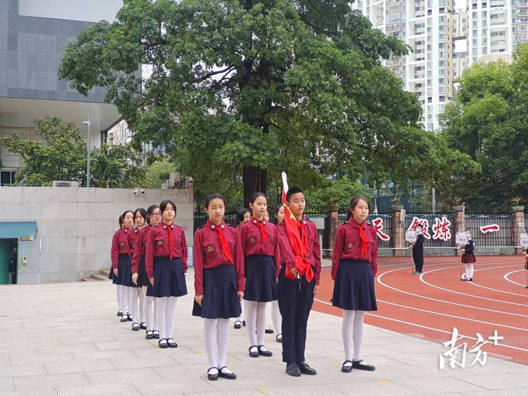 开学第一课｜福田区外国语小学校长徐万兴：让自己发生改变，真正扬眉“兔”气