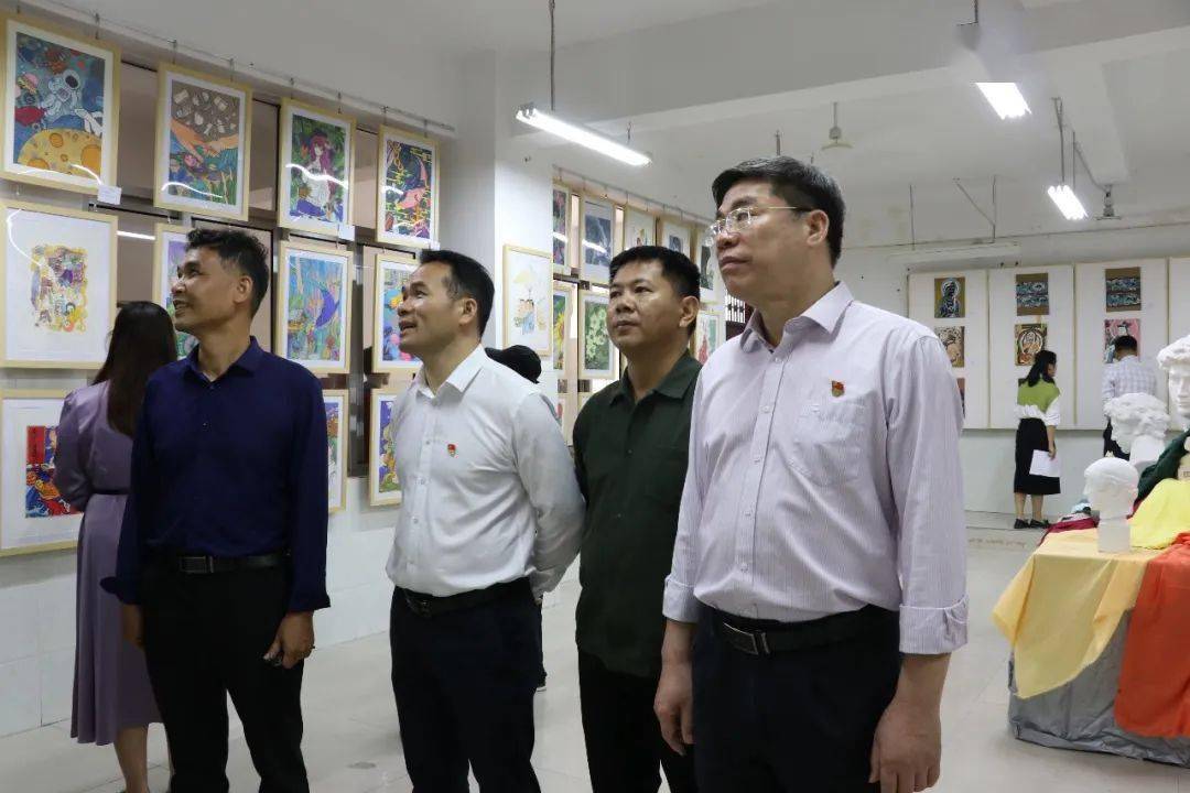 田东县田东中学与深圳市坪山区坪山高级中学书画作品交流展顺利举行