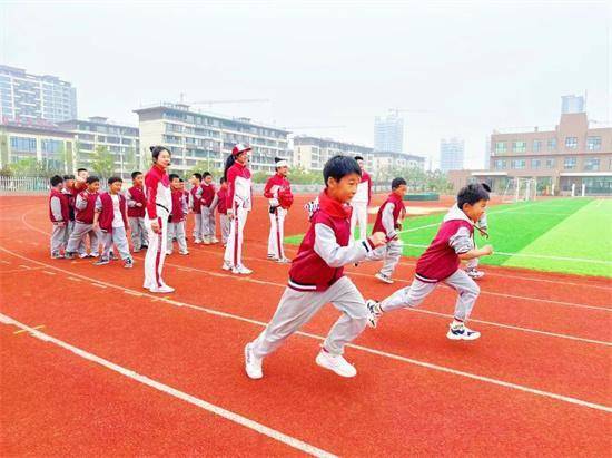 筑体育强国梦，做英才好少年！山东师范大学英才学校举行首届春季运动会