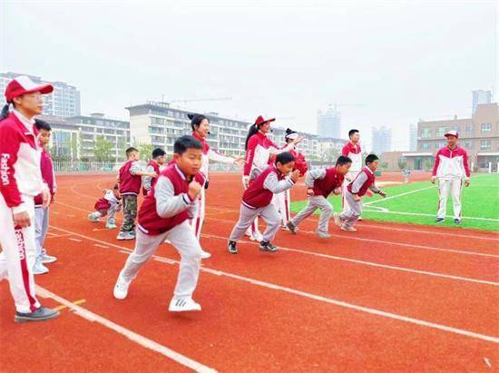 筑体育强国梦，做英才好少年！山东师范大学英才学校举行首届春季运动会