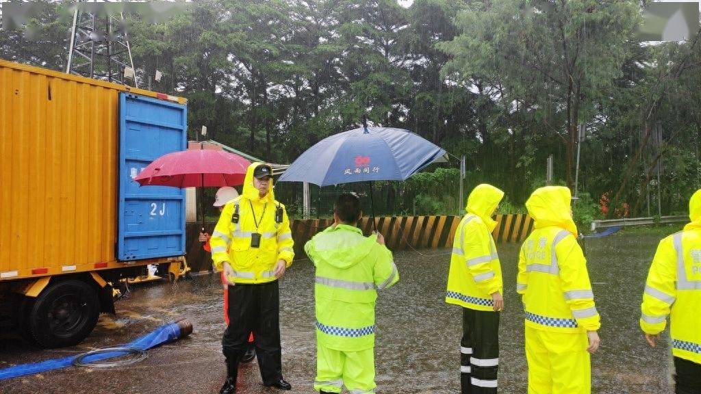 深圳边检应急响应红色暴雨预警，保障市民通关顺畅