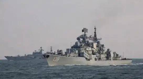 日媒爆料：中国海军130mm舰炮咆哮！强势驱离侵入的日本驱逐舰！