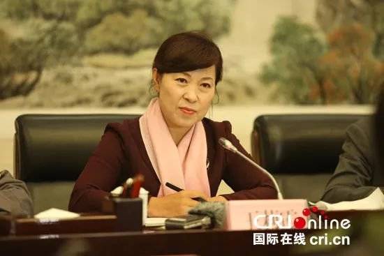正部级美女大员被查！千万华服堆满多套住宅，化妆团队提前数小时待命~