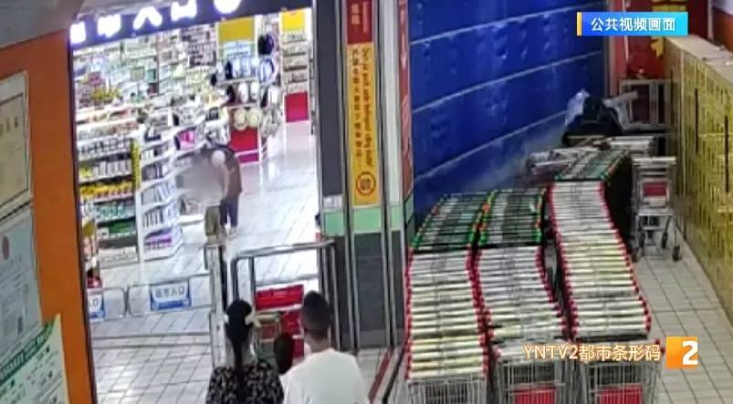 不是段子！爸爸带娃玩自己睡着了！一觉醒来，孩子呢？