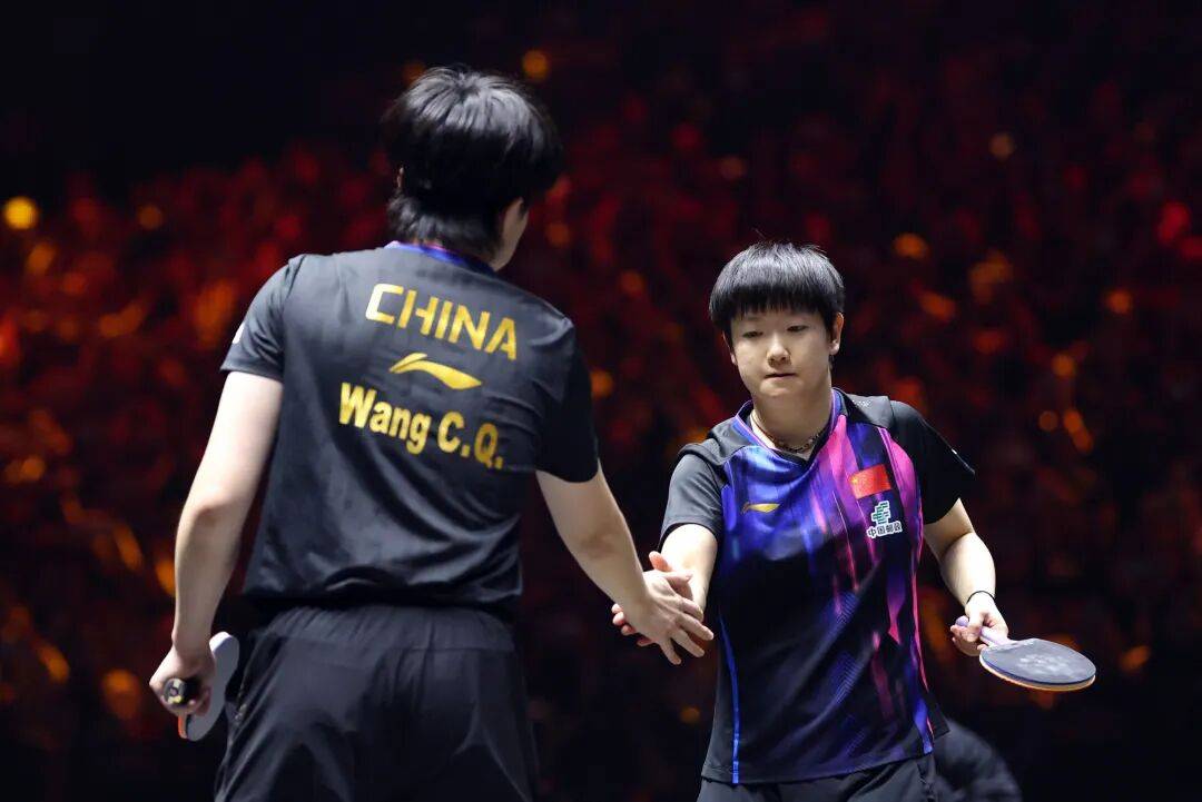 国乒提前锁定混双冠军，男、女双打各有3对进4强 | WTT中国大满贯双打