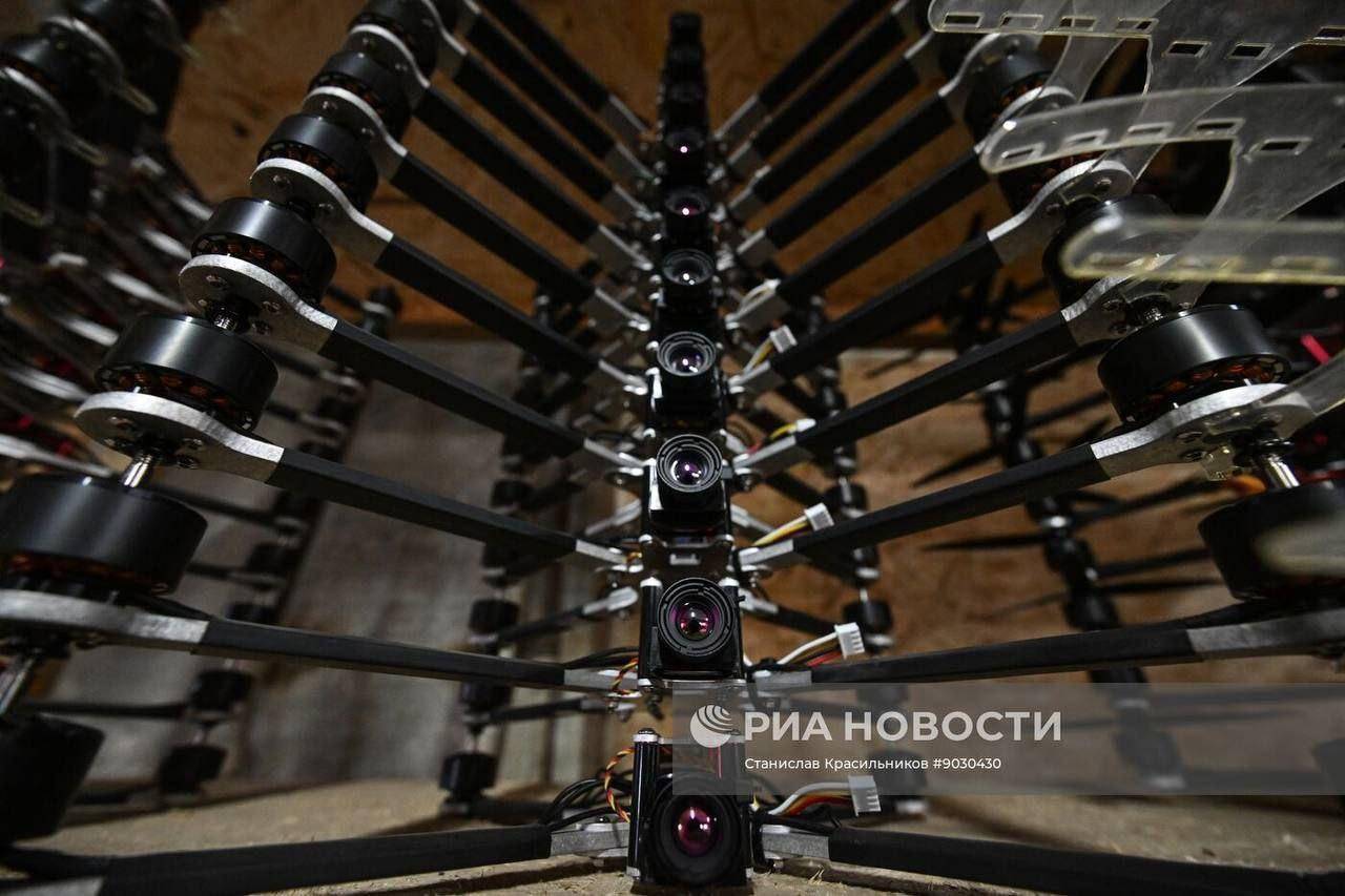 堵上最后1公里！俄军包了2025年最大饺子，300名敢死队攻占红军城