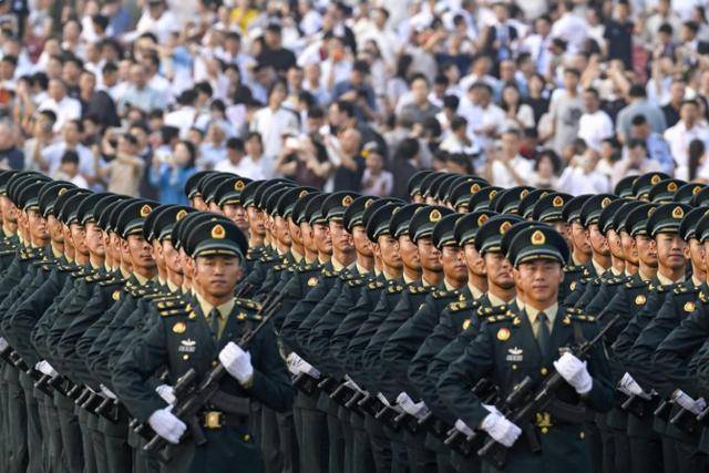 薛领事遭围攻？中方真的怒了，高市早苗没想到：特朗普也翻脸了