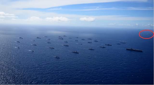 美国纪录片：看到中国815舰一过来，吓的美军全舰禁用手机和蓝牙