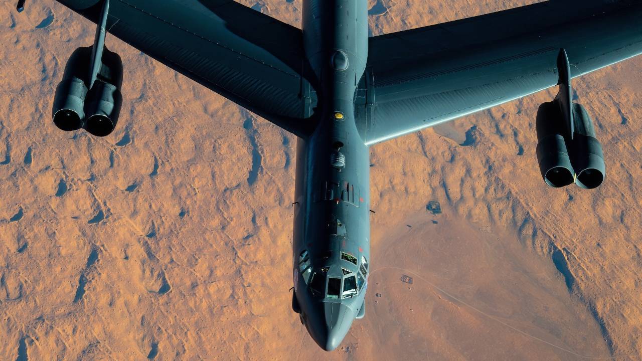 美媒：想让B-21深入中俄腹地，自由出入肆意轰炸，100架远远不够