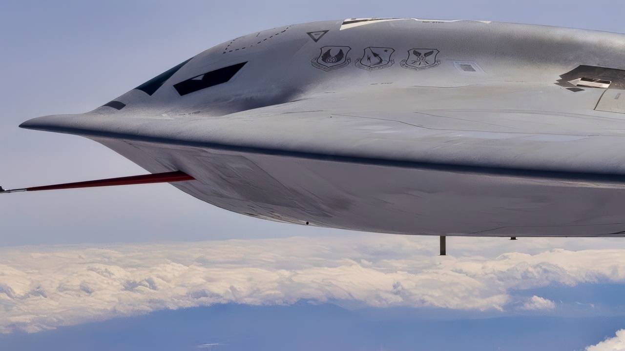美媒：想让B-21深入中俄腹地，自由出入肆意轰炸，100架远远不够