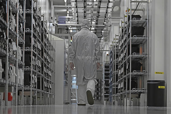 荷兰大臣承认：没想到中方真的叫停芯片出口，措手不及