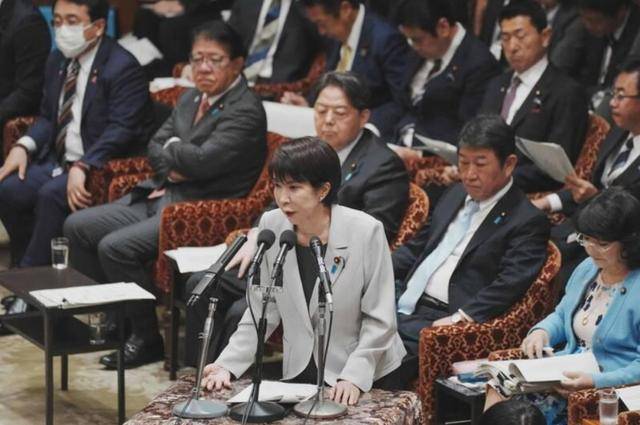 憋了30多天，高市早苗祭出“终极王牌”，真能打击中国经济？