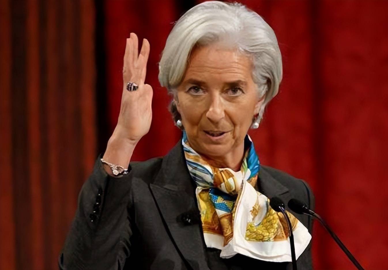 美国做梦都没想到，泽连斯基态度空前强硬，乌克兰拒绝任何割土，对外释放信号非同寻常