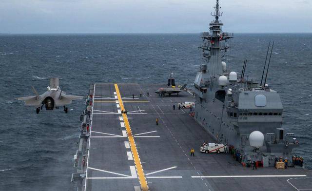 果然本性难改：12架F2挂48枚导弹升空，日本演练“偷袭”辽宁舰？