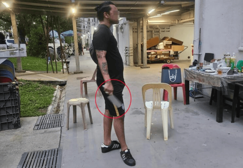 新加坡一男子不满邻居在楼下唱歌,持刀将其砍伤,潜逃六天后被捕