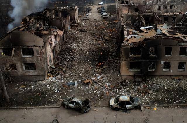 格拉西莫夫谎报战功？报捷占领库皮扬斯克，泽连斯基突然现身打卡