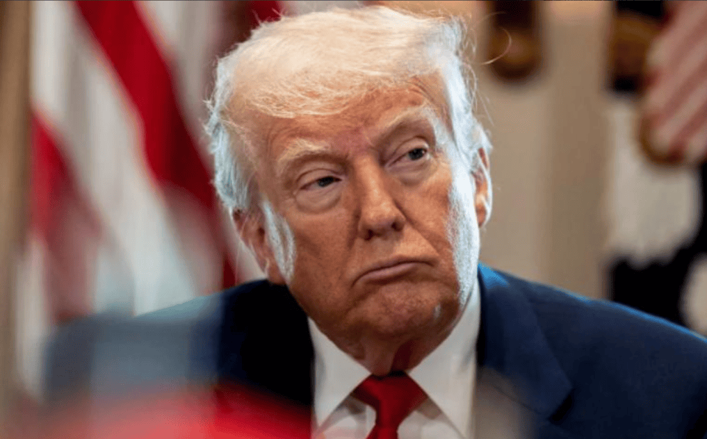 德日媒体都佩服中国！打输中美关税战的特朗普，预见了明年惨败的结局