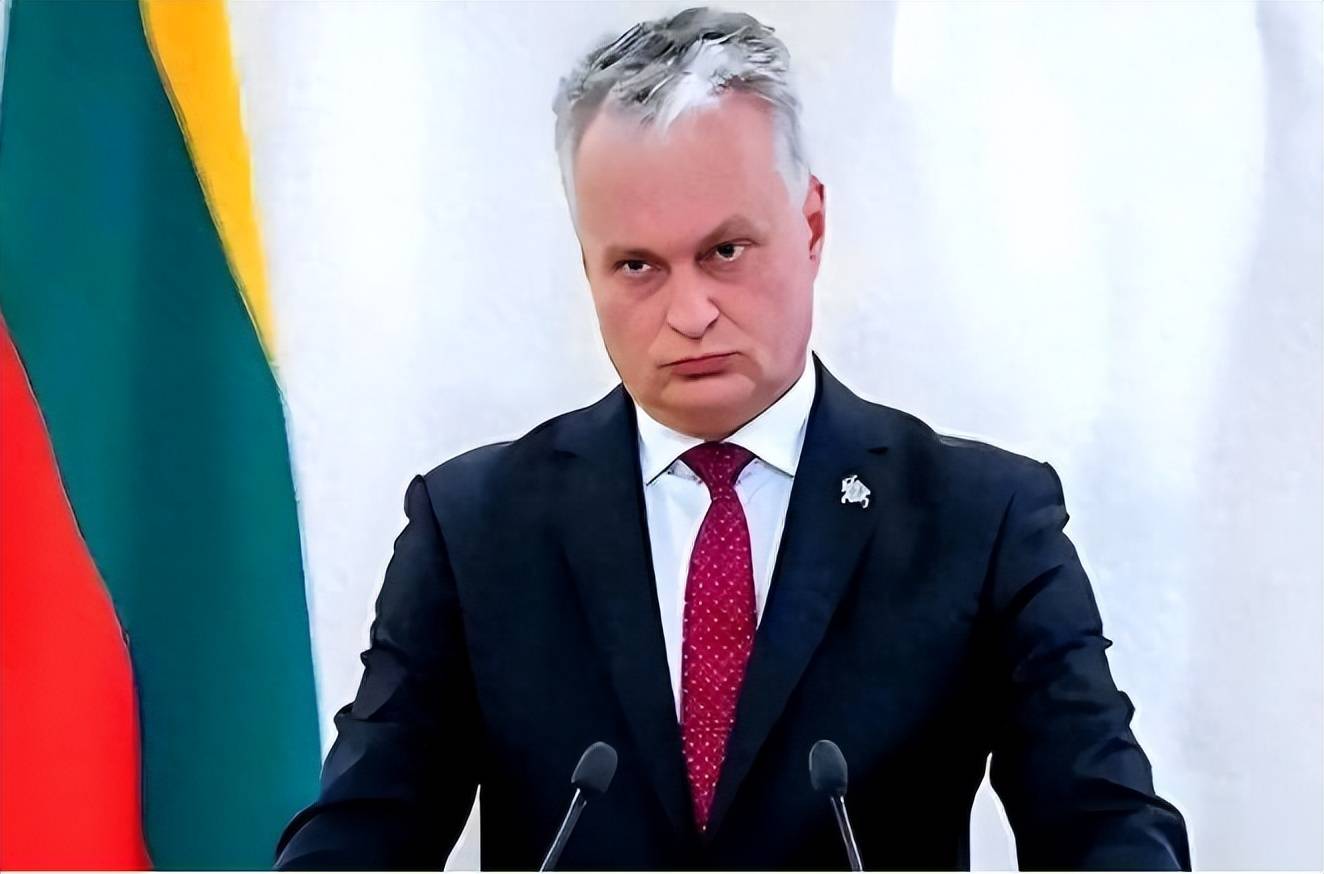 经济崩了，盟友全跑了，和华决裂的欧洲小国，现在急盼中国伸手？