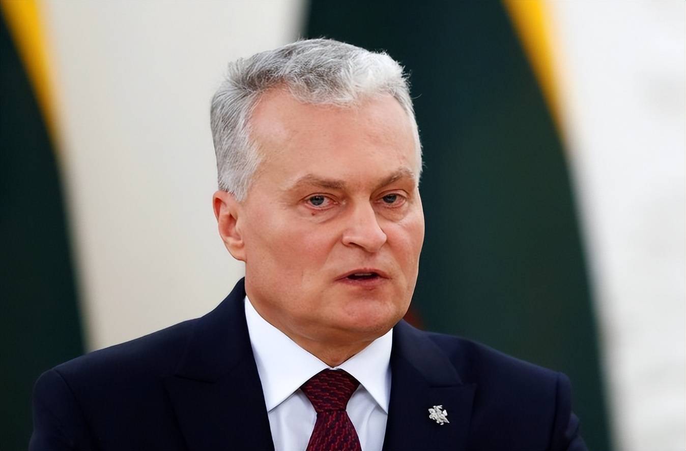 经济崩了，盟友全跑了，和华决裂的欧洲小国，现在急盼中国伸手？