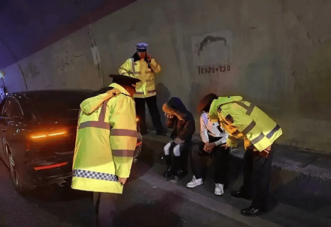 高速上刹车失灵！小轿车时速115狂奔490公里，司机4个半小时高度紧张，下车后浑身发抖无法说话