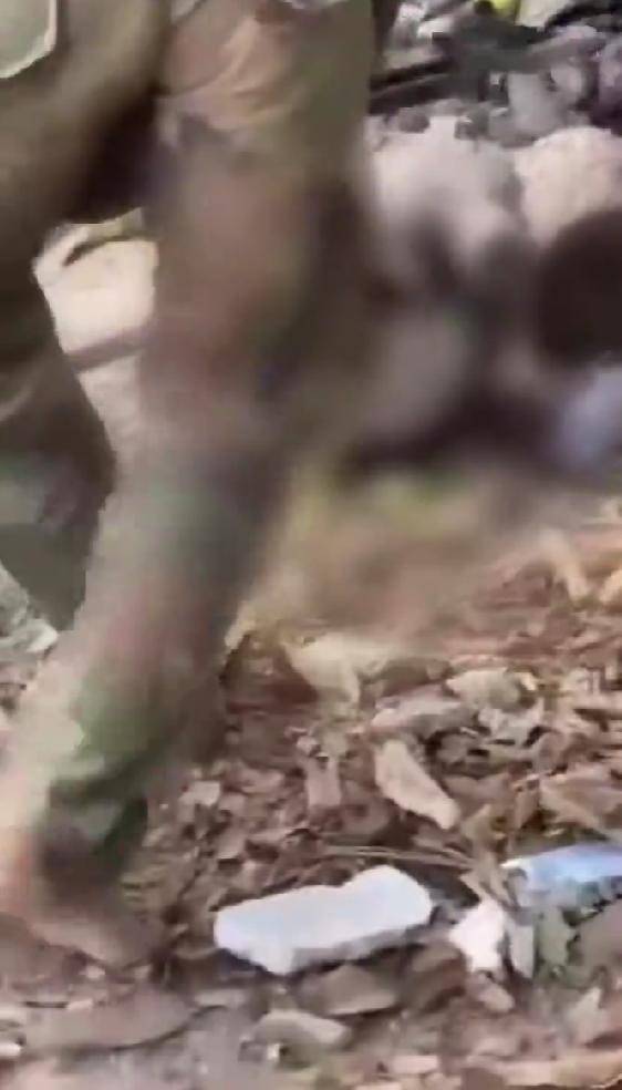 就在刚刚，泰国军队遭最大惨败：柬埔寨敢死队手持56冲，光脚冲锋