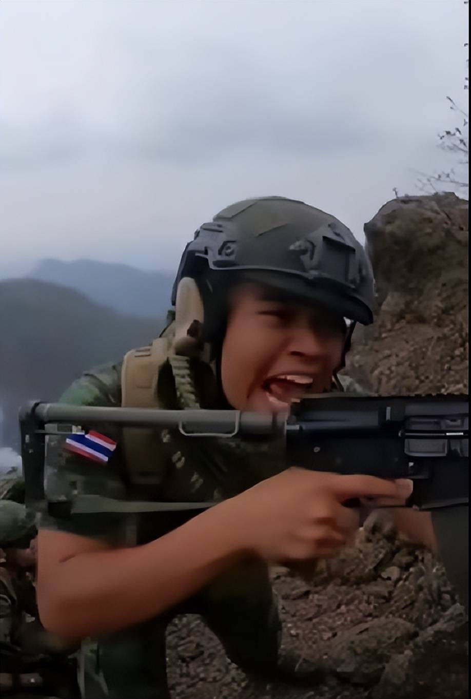 就在刚刚，泰国军队遭最大惨败：柬埔寨敢死队手持56冲，光脚冲锋