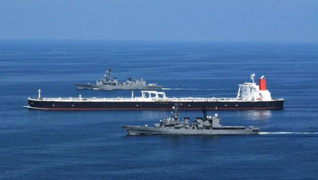 中国油轮被扣，特朗普宣布：船和油全都要！30万桶俄油顺利通关？