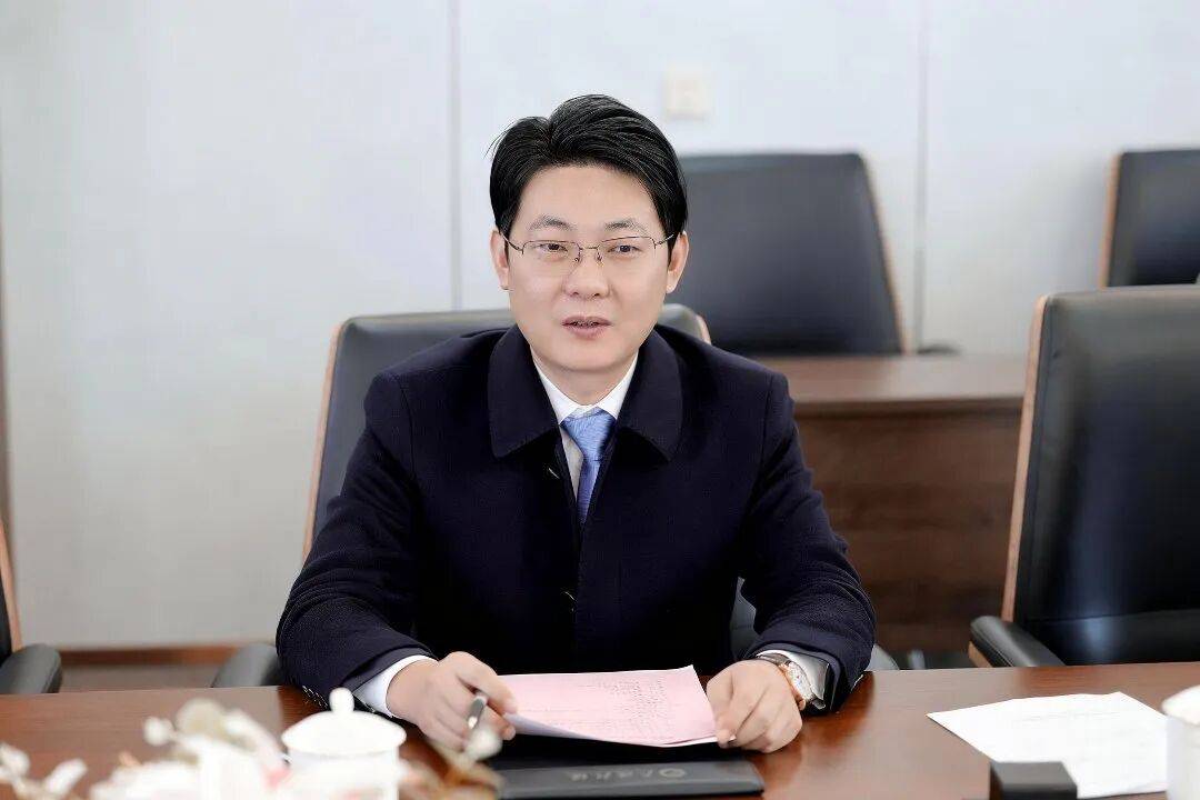 江西九江市修水县委副书记、县长刘婕带队赴武汉天源集团考察交流