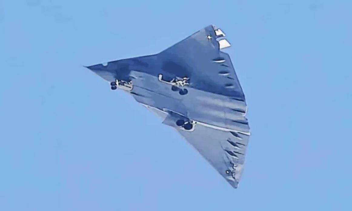 3架歼36，10架歼-20A，076舰三机，鹰击20亮剑，美军摆烂不加班了