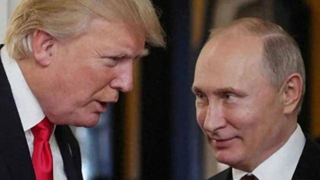 联合反美！俄潜艇为油轮护航，猛烈轰炸美国工厂，中国向全球表态