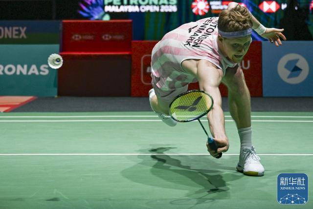 羽毛球丨马来西亚公开赛：石宇奇晋级决赛
