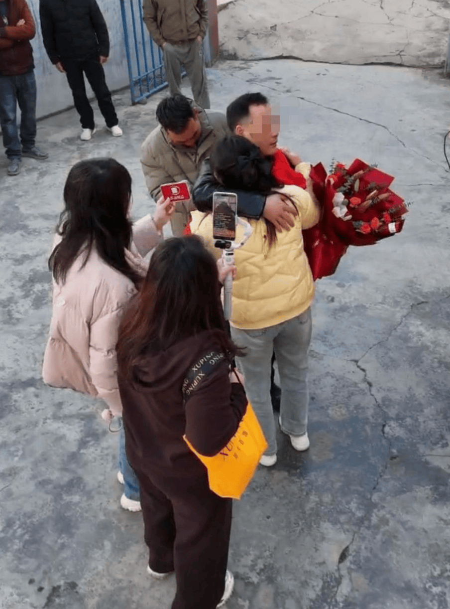 男子4岁时遭姑姑拐卖，38年后终回家认亲！聋哑父母苦寻多年，母亲已抱憾离世丨红星寻人