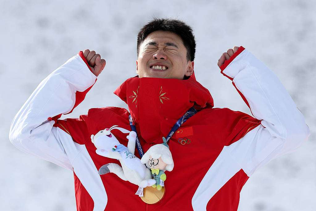 王心迪、徐梦桃成为中国体育史上第五对奥运金牌夫妇