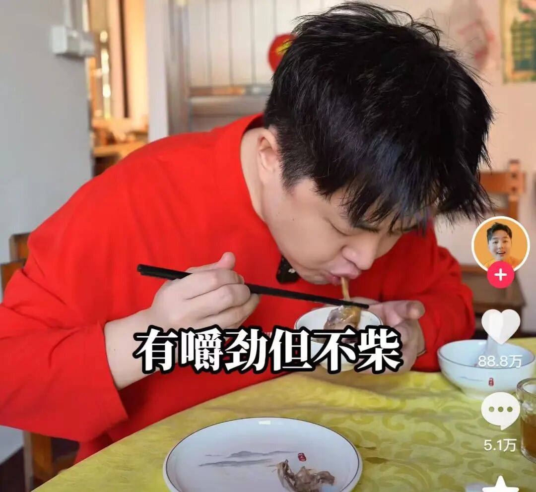 “我准备倒闭了！”广东爆火鸡煲店老板再发声：你们去隔壁吧，我这是冰冻鸡，别来了；儿子：家里有养鸡场，最多还能撑一到两个月