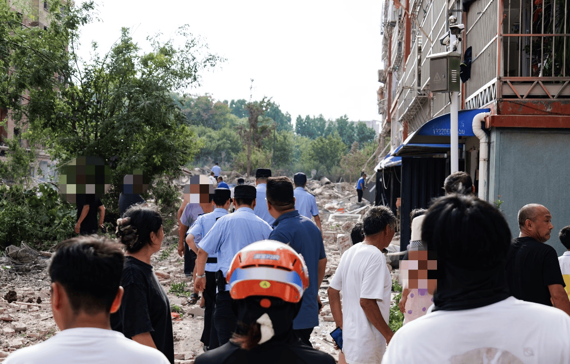读特连线|山东临沂王桥社区突发爆炸,多栋建筑受损