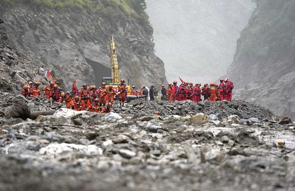 地灾国重实验室公布吉隆泥石流灾害初步研判报告:冰岩崩持续约88秒