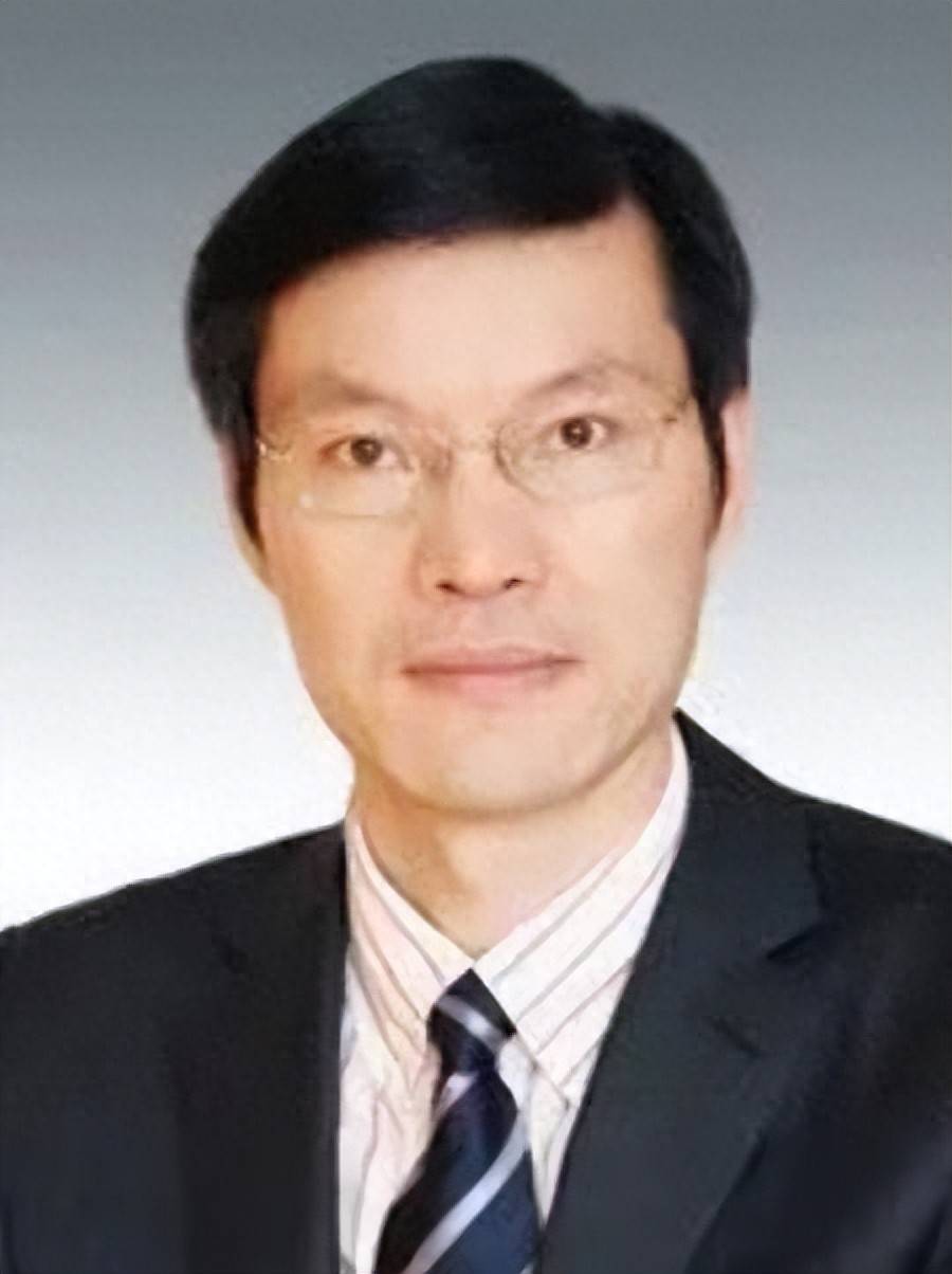 上海市政府秘书长马春雷任新职