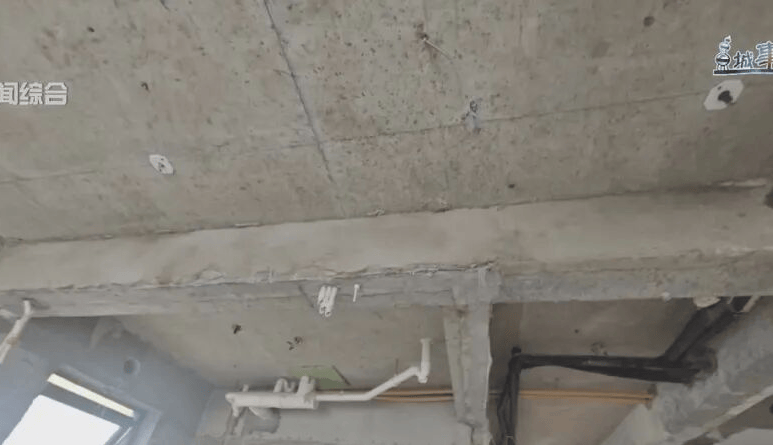上海一小区住户拆掉自家7堵墙致整栋楼多户墙面开裂,相关部门检测为非承重墙,不会被判定为违规拆改;最新:多部门介入,将开展二次检测