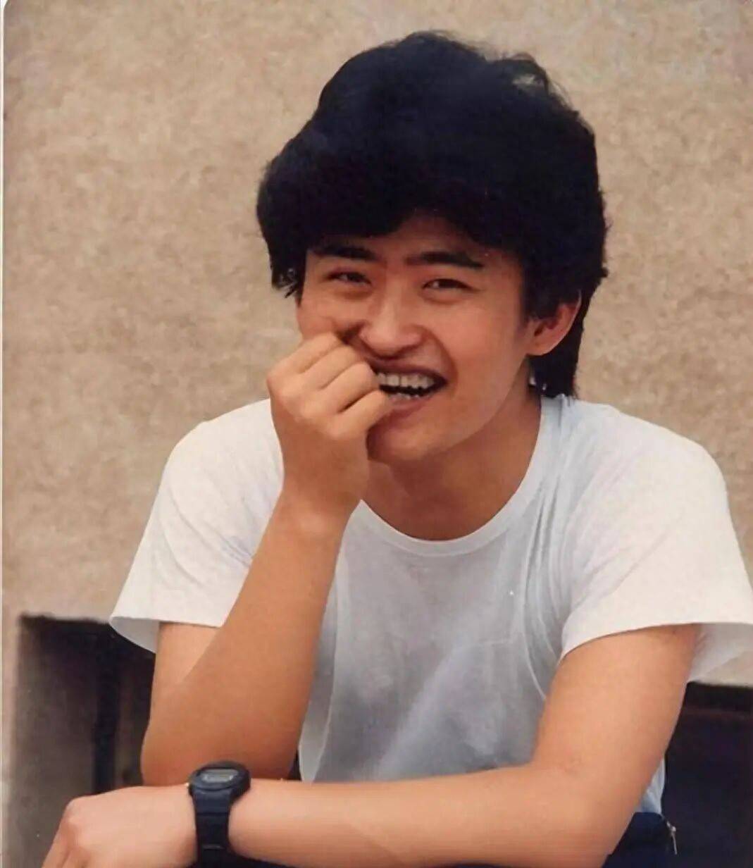 刘欢最瘦时只有104斤,其妻称外传“嗜酒致病”不准确;网友泪别:《甄嬛传》OST演唱者全部离世,今天恰逢姚贝娜45岁冥诞