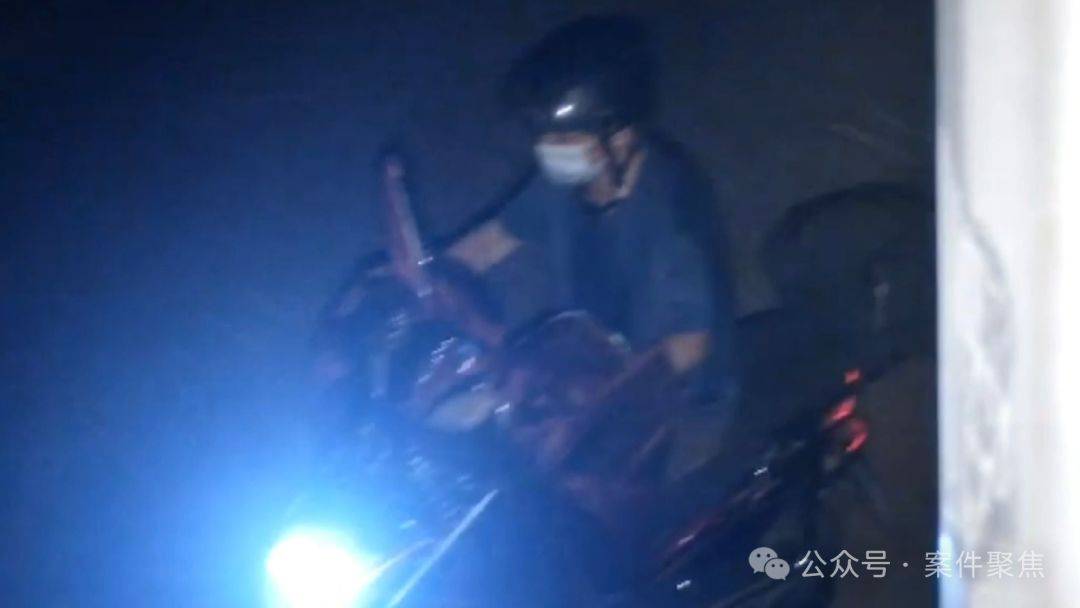 上海一小伙刚报完案,车又被砸了,连修车师傅都惊了:还有偷这个的?